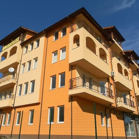 Panorama Apartment *
